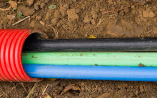 How to lay a power cable in the ground