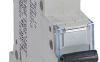 How to choose a circuit breaker by power and load current?