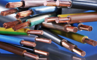 How do I calculate the required wire size for the wattage of the load?