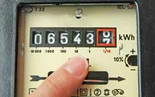 How do I read my electric meter correctly?