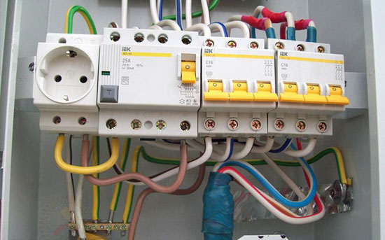 Wiring diagram RCD and breaker in the panelboard