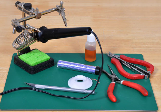 How to properly solder two wires with a soldering iron?