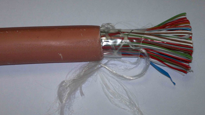 What wires are there - all kinds of cables and wires