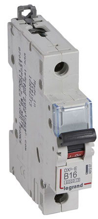 How to choose a circuit breaker for power and load current?