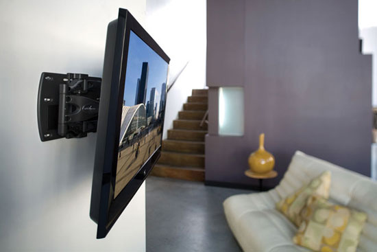 How to choose a TV for the house - review of the main parameters and rating of the best models