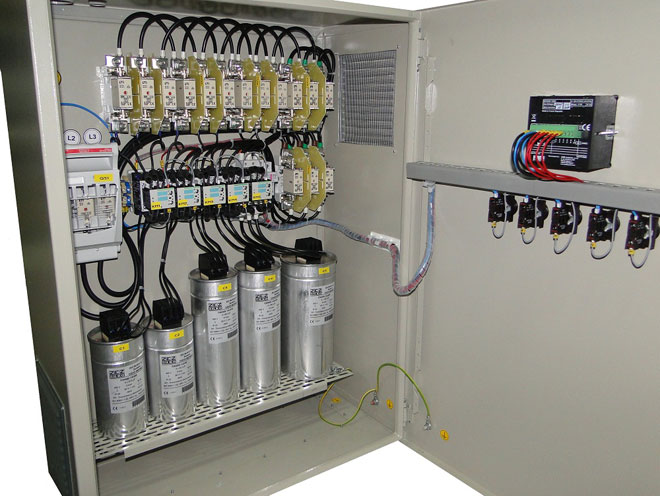 Finding the capacity of capacitors in series or parallel - formula