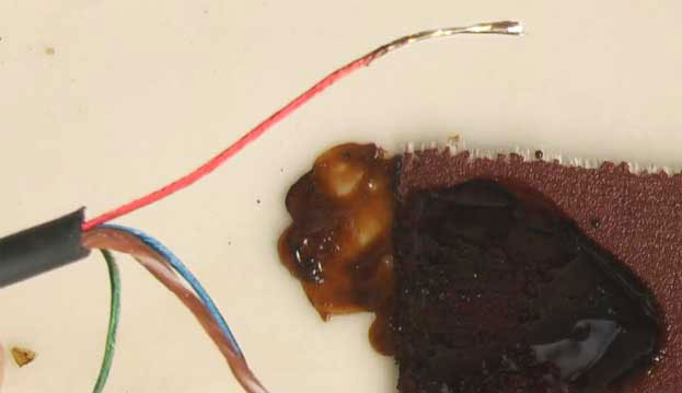 How to solder wires to the headphone plug properly?