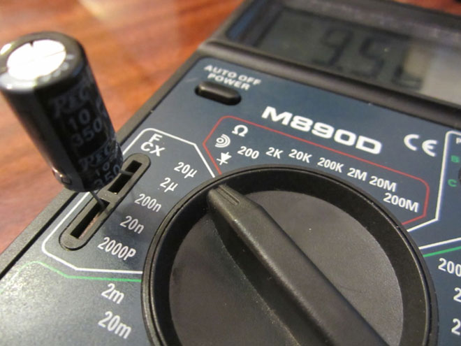 How to test a capacitor with a multimeter?