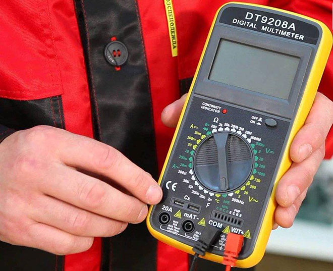 How to test a capacitor with a multimeter?