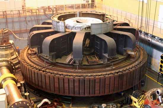 What types of electric current sources are there?