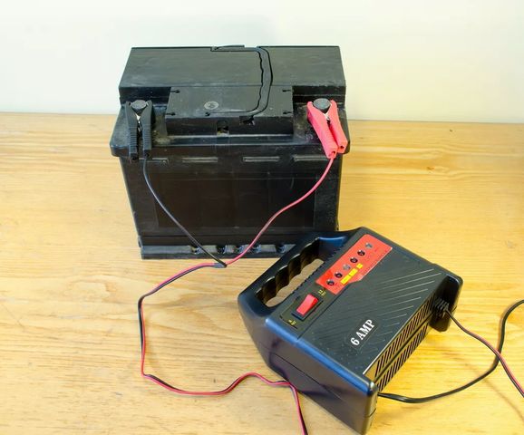 How to choose a charger for a car battery