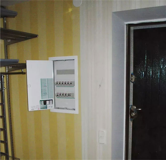 How to assemble an electrical distribution box for the apartment