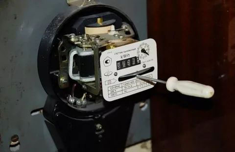 What to do if my apartment's electricity meter has stopped or broken?