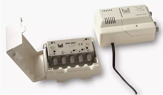 How do I amplify the signal from the TV antenna?