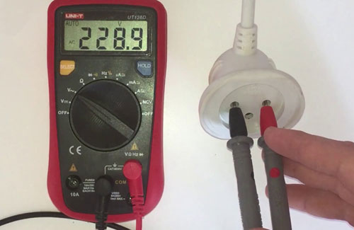 How to use a multimeter - measuring voltage, current and resistance
