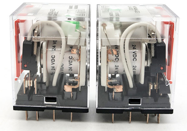 Electromagnetic relay with coil for 24 V DC. 