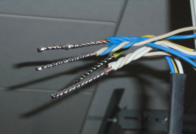 Ways to connect electrical wires to each other