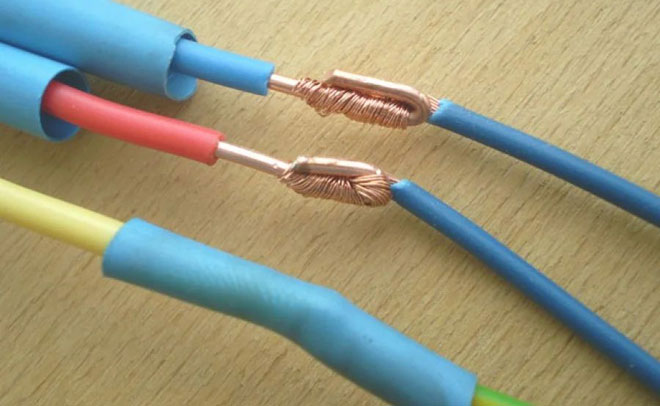 Example of stranding a solid solid conductor with a stranded conductor. 