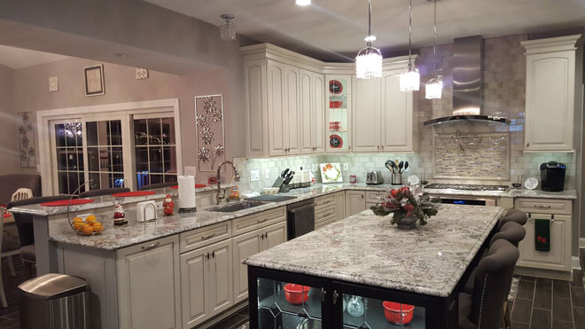 Example of general lighting in the kitchen. 